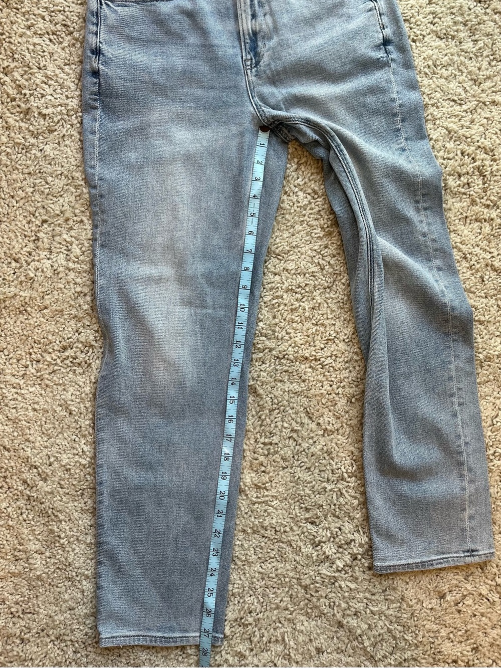 American Eagle High-Waisted Light Blue Mom Jeans - Picture 6 of 10